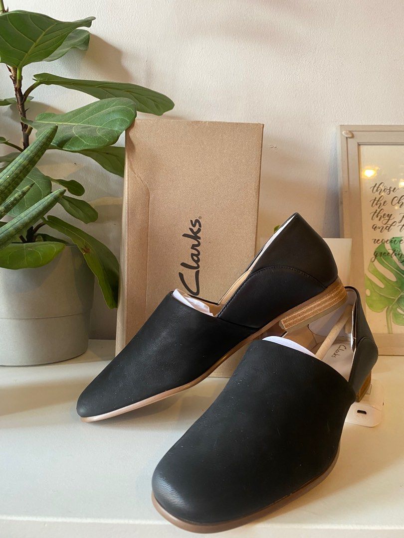 Clarks pure tone shoes hotsell