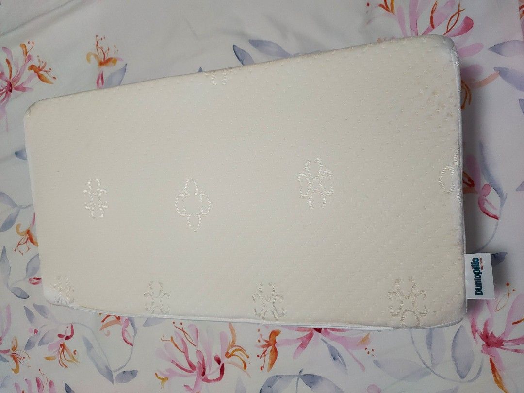 Dunlopillo Pillow, Furniture & Home Living, Bedding & Towels on Carousell