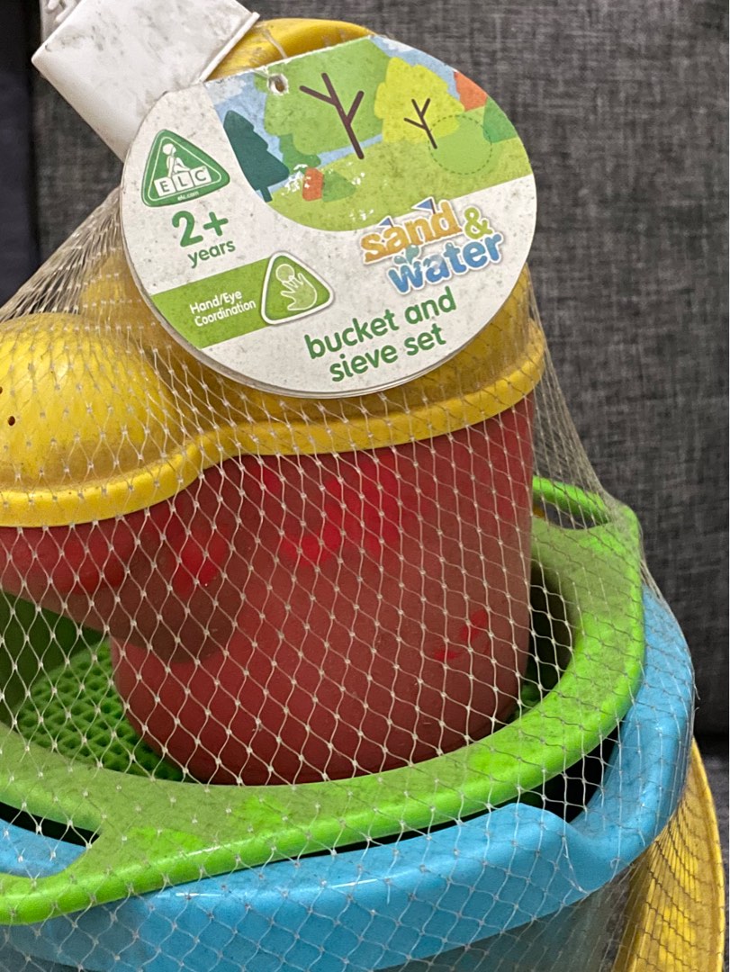 ELC bucket & sieve set, Bayi & Anak, Mainan & Baby Walker di Carousell