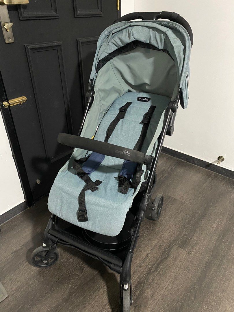 Evenflo Pilot Ultra Compact Stroller, Babies & Kids, Going Out