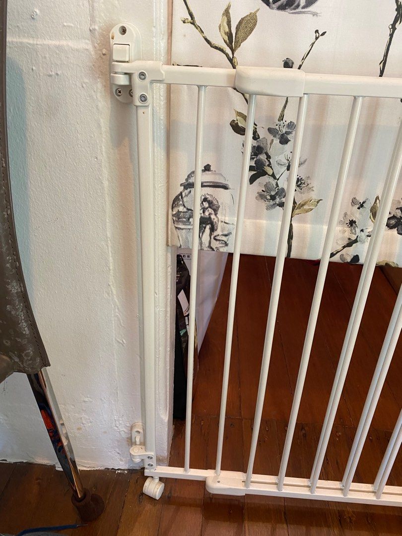 Expandable child safety gate, Babies & Kids, Baby Nursery & Kids
