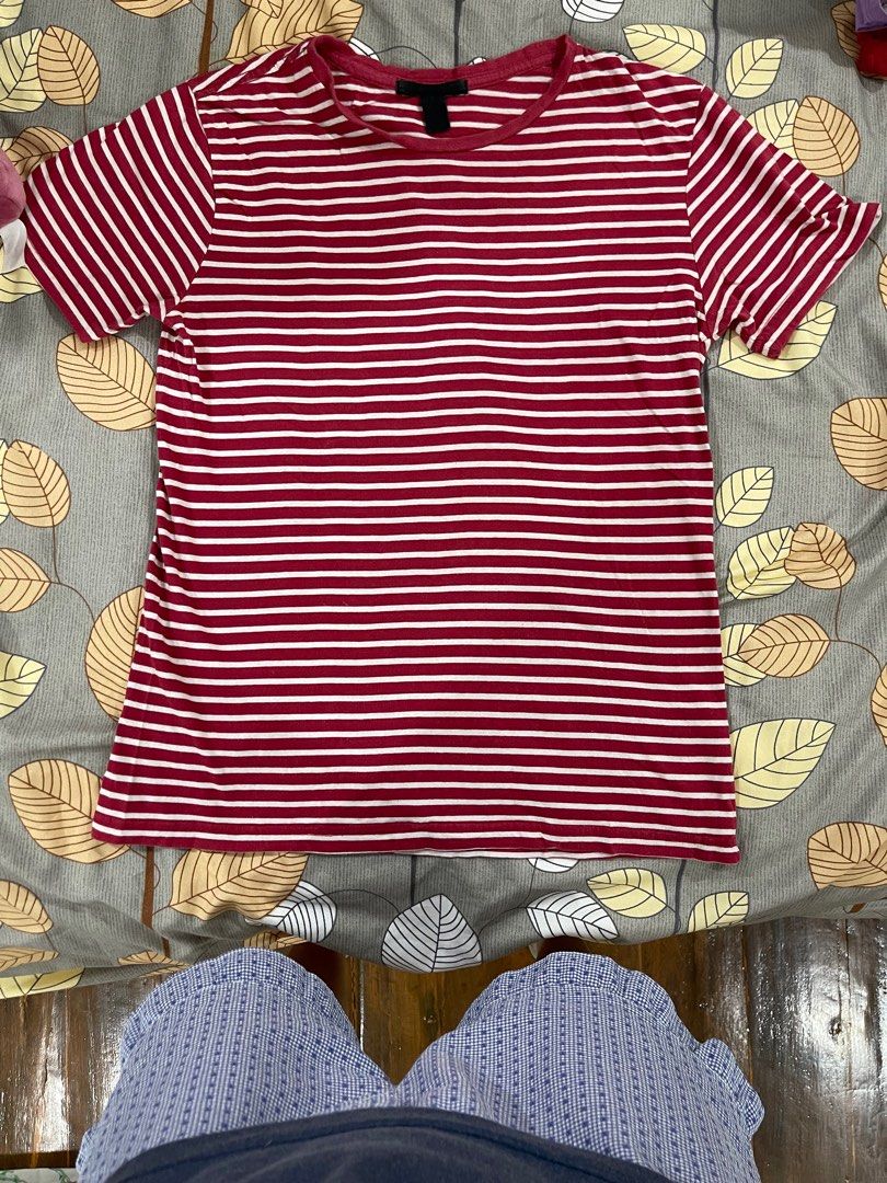 F21 Striped Red Shirt (Category: Shirts) located in Lucena. Submitted by rdct_ (Listing ID 1217532080, Image 1). Description: Forever 21 Small Red Striped Shirt Oversized.