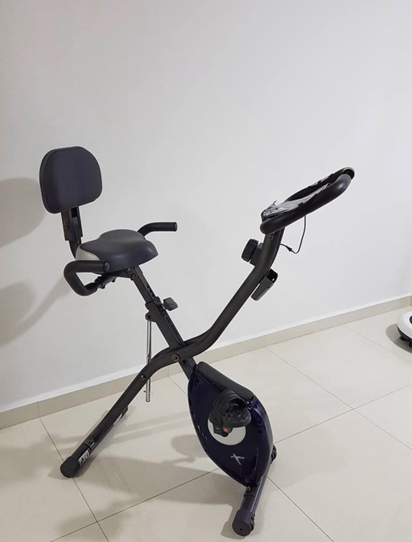 Foldable exercise bike, Sports Equipment, Exercise & Fitness, Cardio
