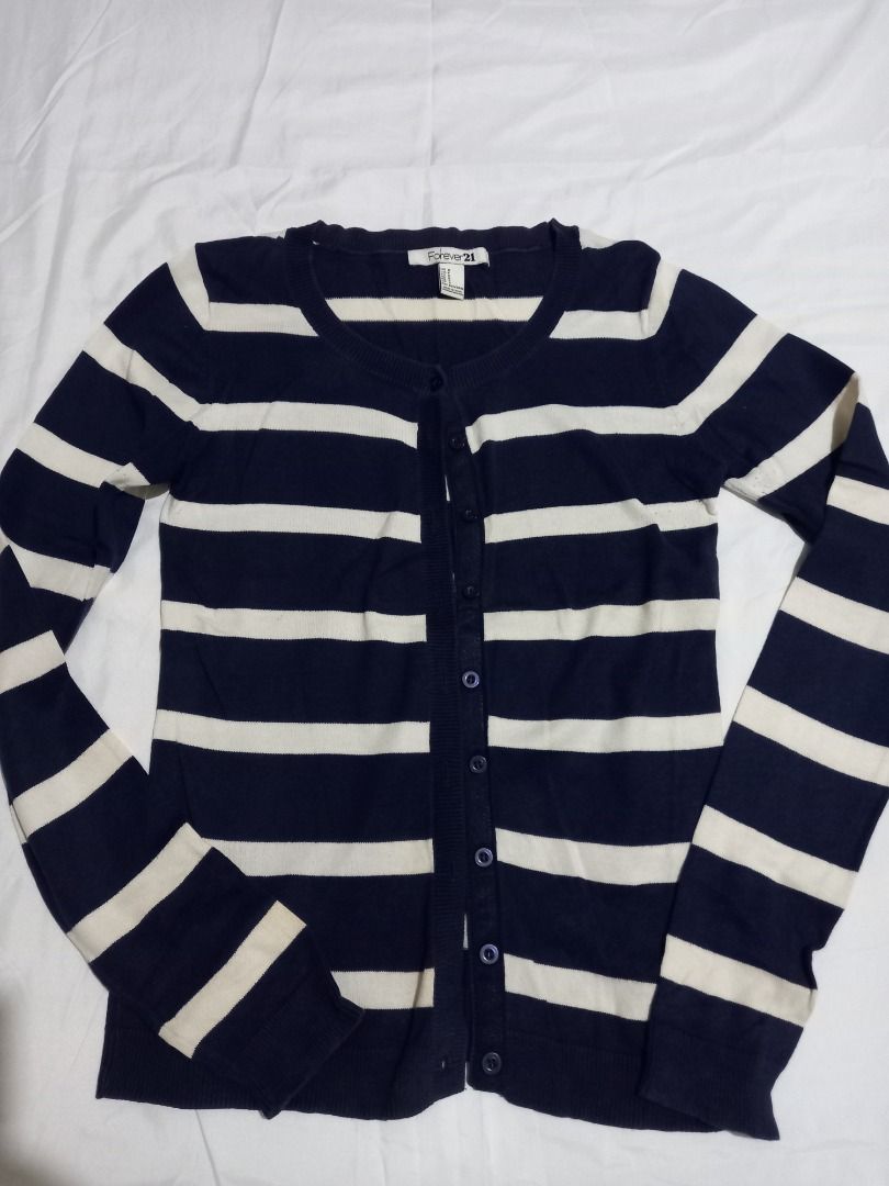 Forever 21 Blue and White Cardigan (Category: Coats, Jackets and Outerwear) located in San Pedro. Submitted by eskimoroll (Listing ID 1217554240, Image 1). Description: Forever 21 Blue and White Cardigan RFS: Decluttering This is a personal pre-loved item No when work worn pic available since it no longer fits me Shipping fee c/o the buyer. But please note that shipping is scheduled on weekends only. .