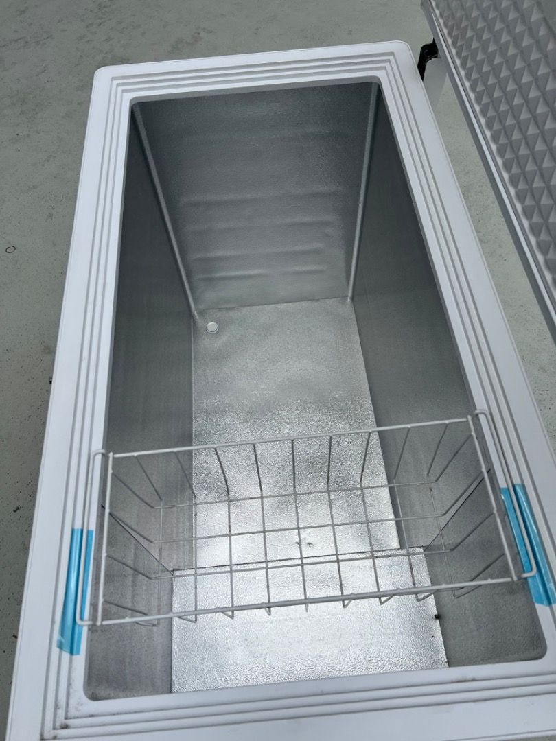 ★free deliver★298L home use chest freezer with good condition and free