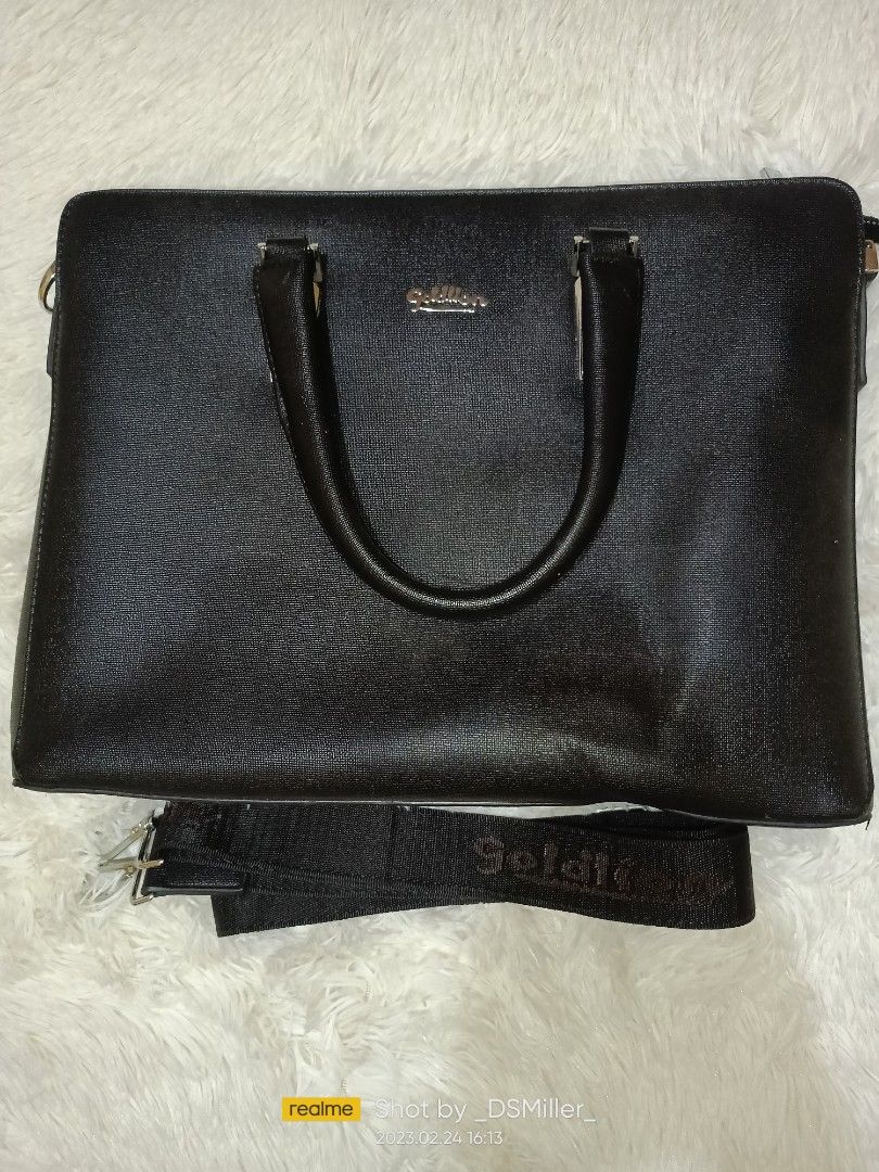Goldlion Brand Laptop Bag, Luxury, Bags & Wallets on Carousell