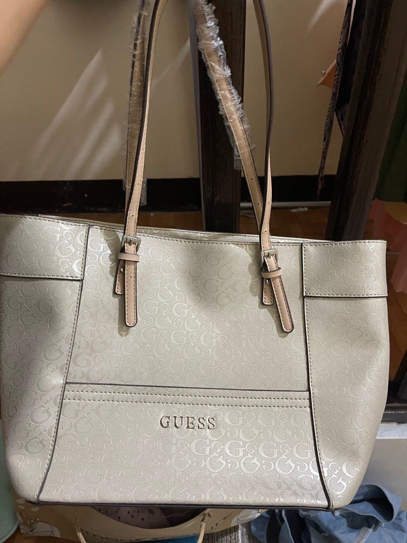 Guess bag on Carousell