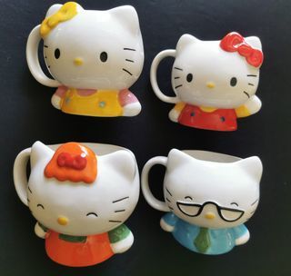 Hello Kitty 4 beautiful ceramic mugs Sanrio 2004