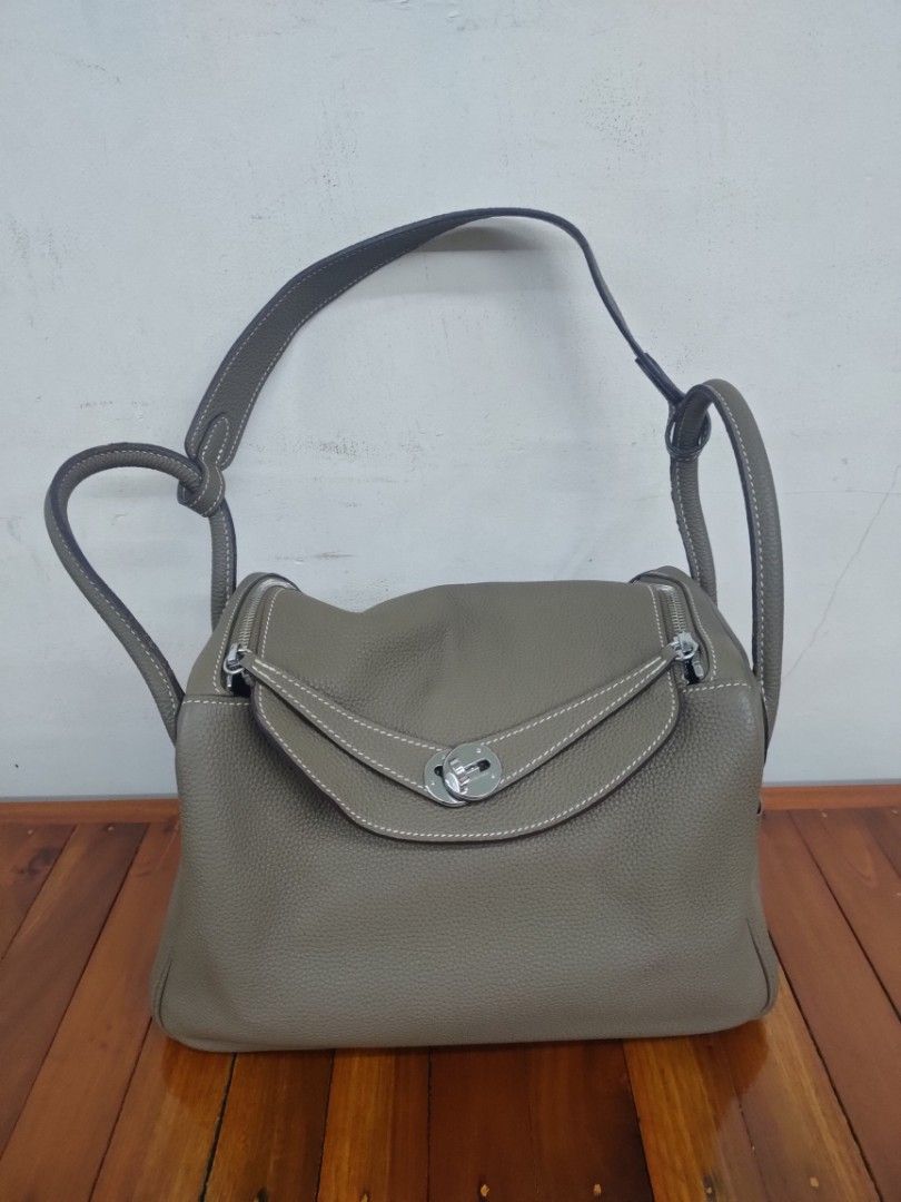 Hermes Lindy bag 26 Etoupe grey Clemence leather Silver hardware