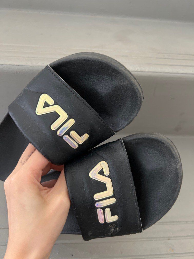 Fila slides holographic store