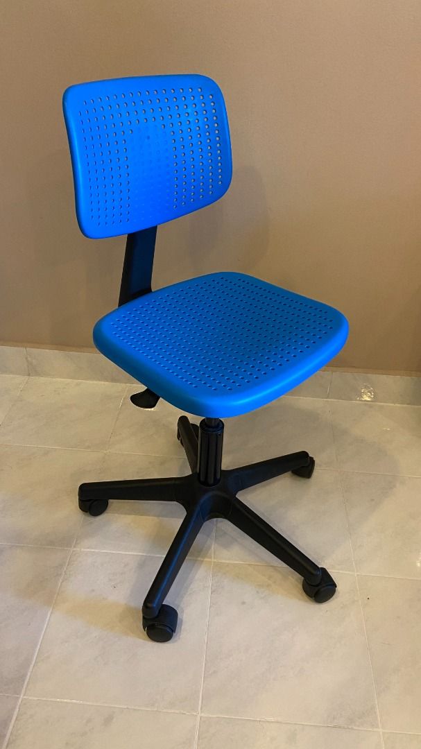 Alrik hotsell swivel chair