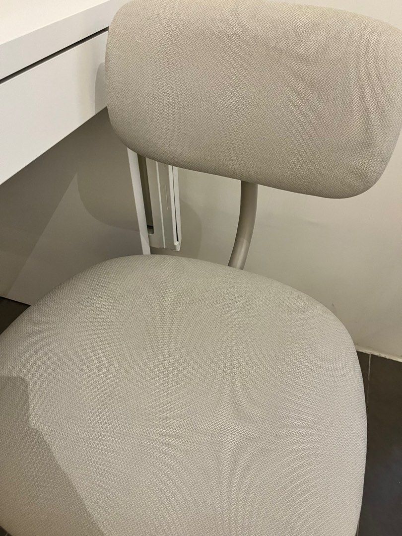 IKEA bleckberget swivel chair BEIGE, Furniture & Home Living, Furniture