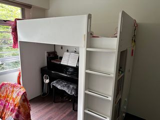 (Category: ) located in . Submitted by liv246 (Listing ID 1217505636, Image 1). Description: .