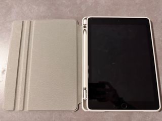 （分類：）位於 。 由 silverspark 提交（商品編號 1217587499，圖片 1）。簡介： 。