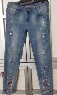 jeans pensil dengan manik manik batu lucu🤩
