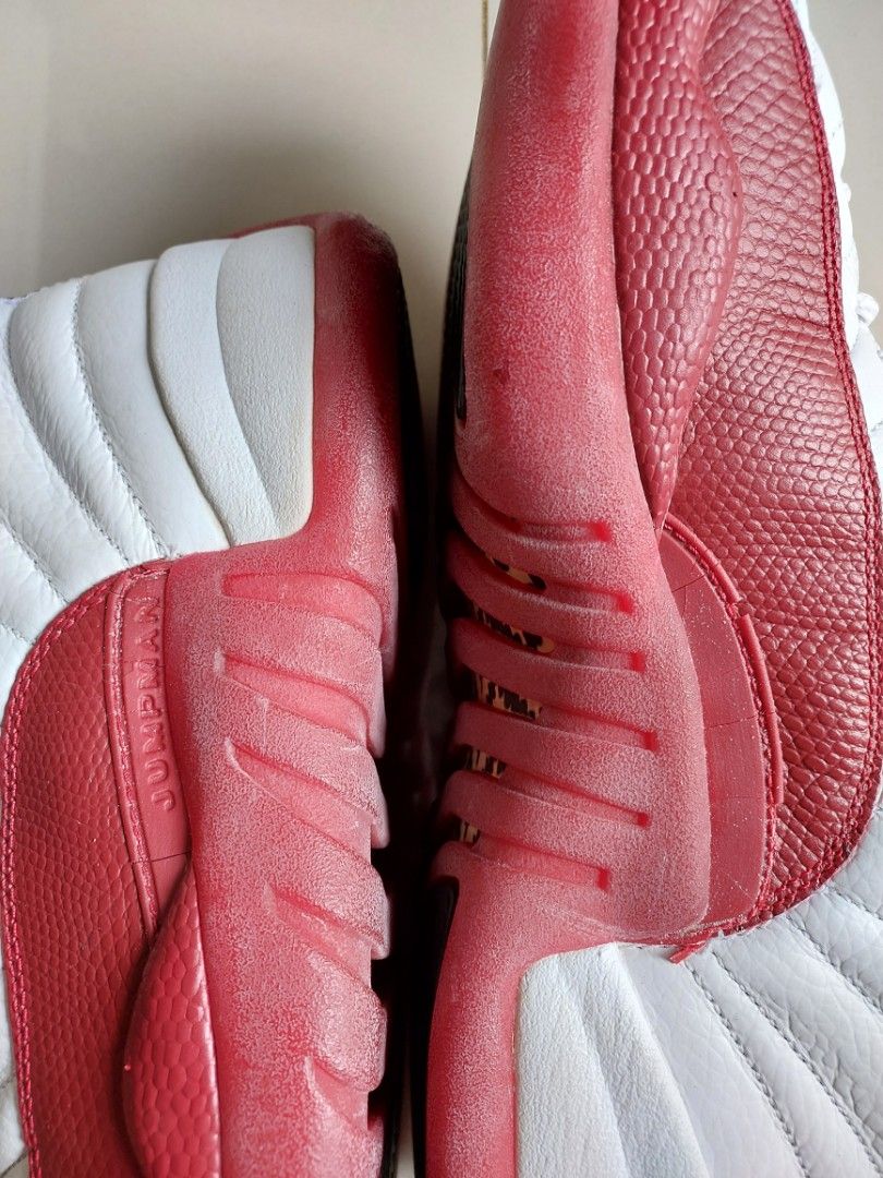 Jordan 12 Retro Fesyen Pria Sepatu Sneakers di Carousell