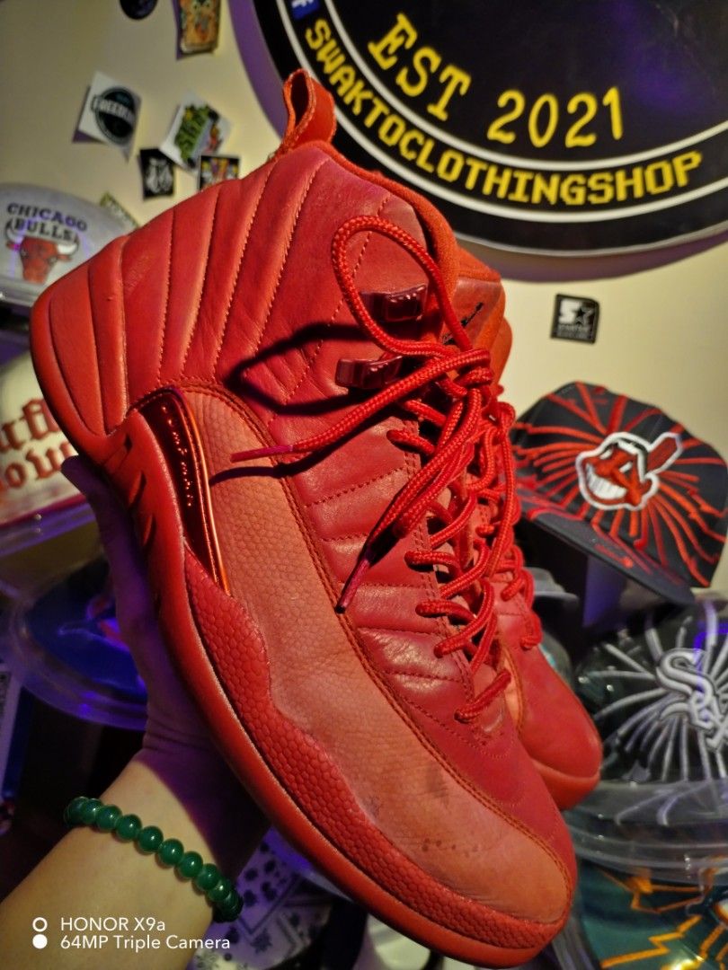 Jordan 12 hotsell bulls on feet