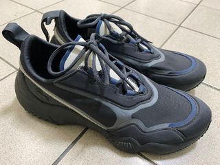 Lacoste 九成新休閒鞋 對折出售（Nike Adidas 可參考）
