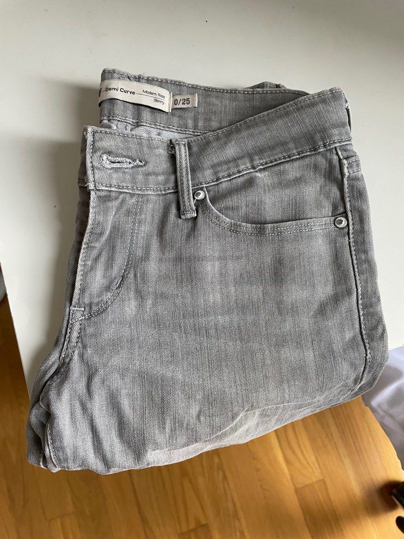 Levis demi curve modern rise skinny grey jeans size 25, Women's Fashion,  Bottoms, Jeans & Leggings on Carousell