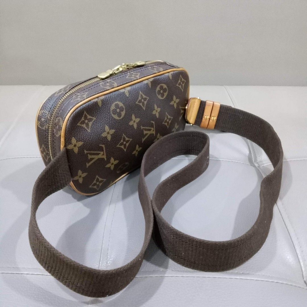 Louis Vuitton LV Vintage Pochette Gange Crossbody Bag, Luxury, Bags &  Wallets on Carousell