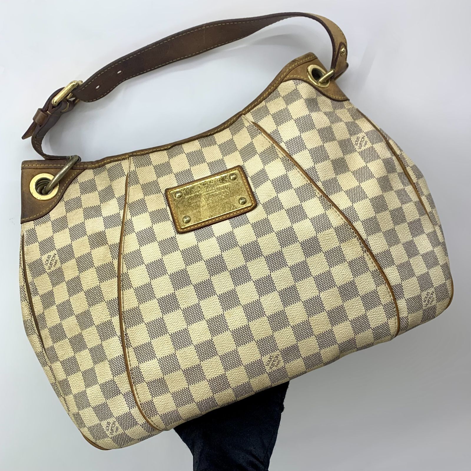 Louis Vuitton Galleria MM, Luxury, Bags & Wallets on Carousell