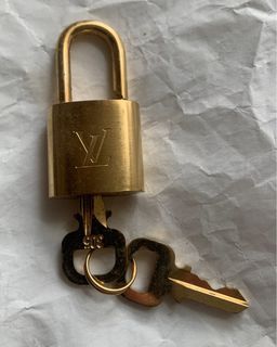 Louis Vuitton padlock bag charm 吊飾