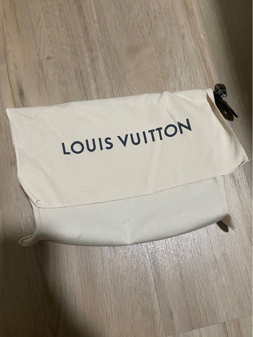 Louis Vuitton Pochette Voyage MM in Epi/Monogram Eclipse Men's FW17 