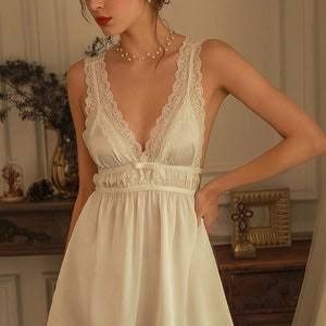 Medium Lingerie Forever21 vintage style, Lace Slip Dress