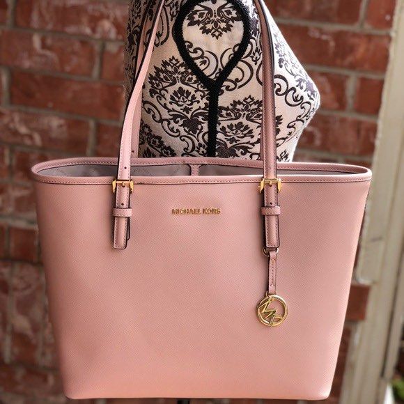 Michael Michael Kors Jet Set Tote Bag Soft Pink, Women's Fashion, Bags &  Wallets, Tote Bags on Carousell