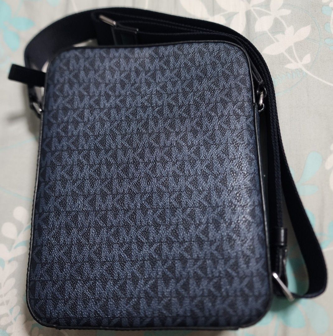 Michael Kors Men s Cooper Crossbody Flight Bag