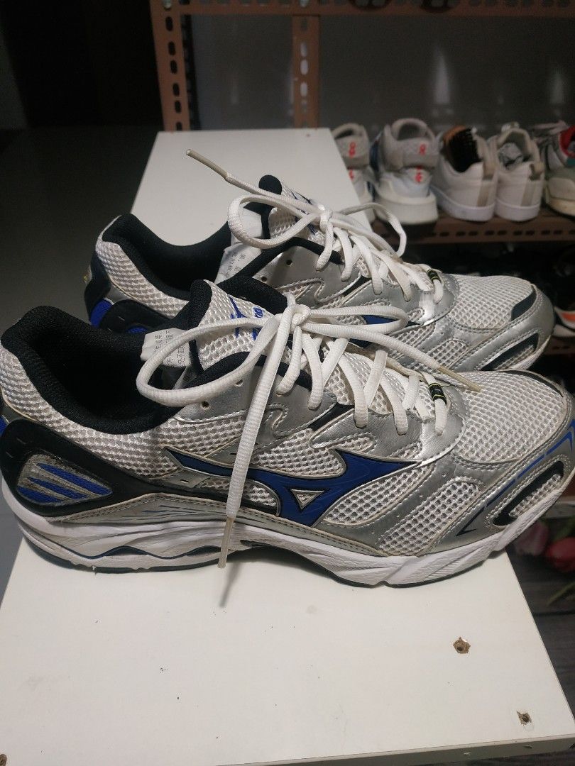 Mizuno Wave Inspire 6 Men s Fashion Footwear Sneakers on Carousell