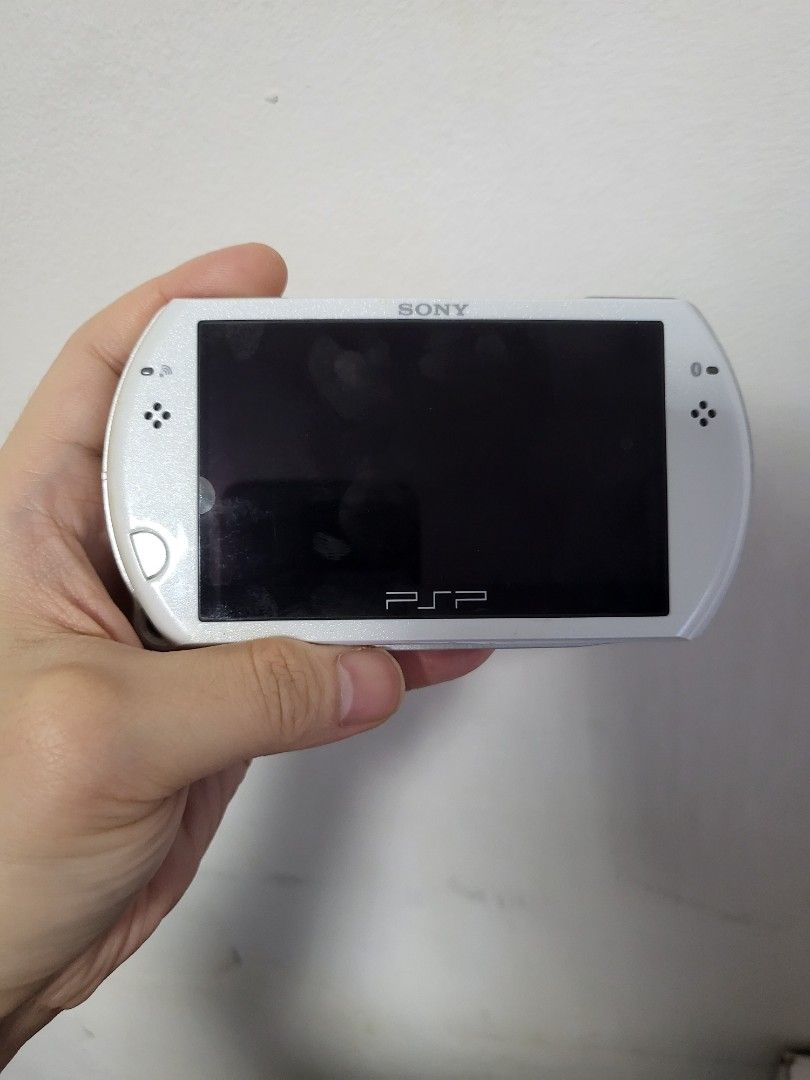 MOD PSP GO ( PEARL White) WITH PRE INSTALLED 16 PSP GAMES