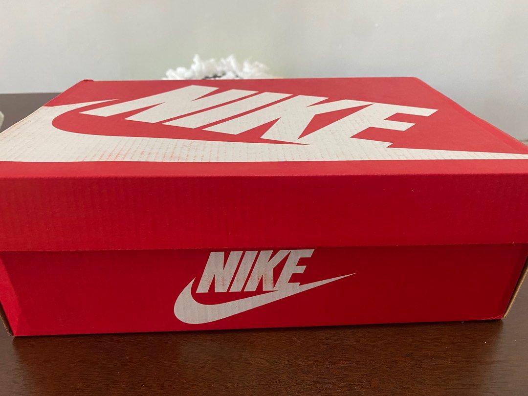 low cut nike shoes