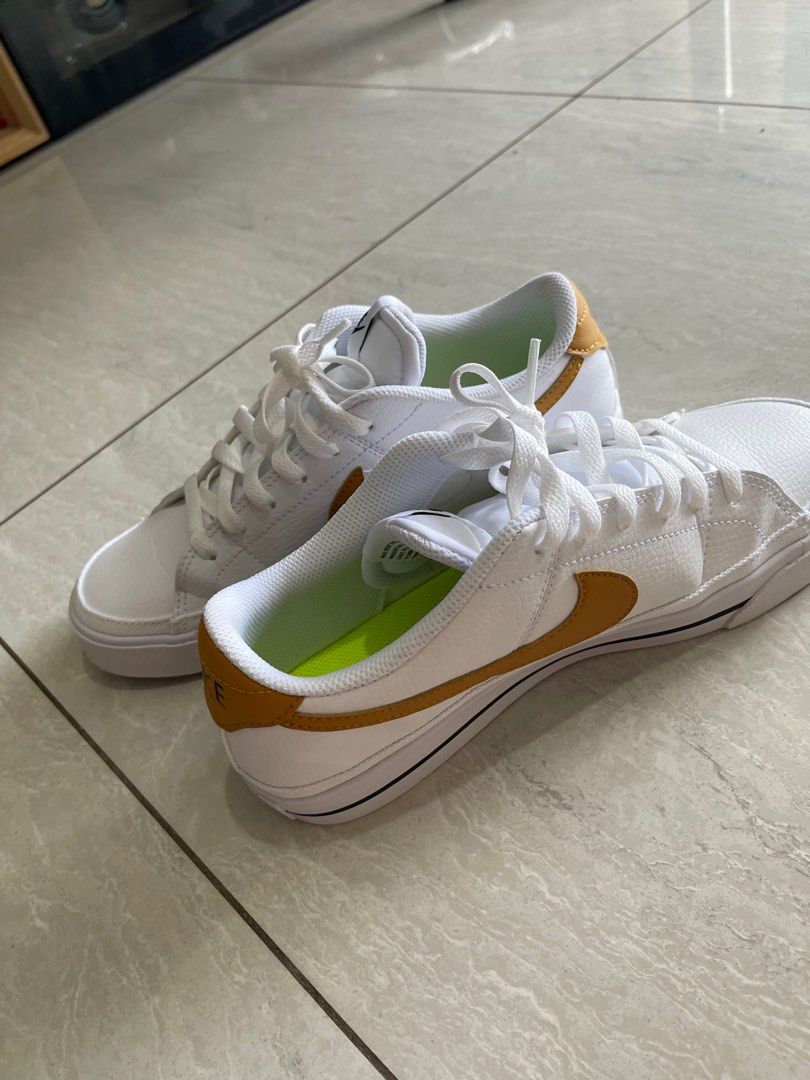 womens nike white