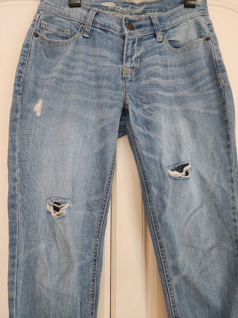 OLD NAVY Ripped Boyfriend Jeans (Category: Jeans) located in Paranaque City. Submitted by hannahsrm (Listing ID 1217434631, Image 2). Description: Authentic Old Navy jeans bought in America years ago! ◇ Boyfriend cut denim jeans ◇ Distressed and ripped design ◇ Light blue faded wash ◇ With minor stain (see last photo) but barely noticeable when worn Fits low waist.