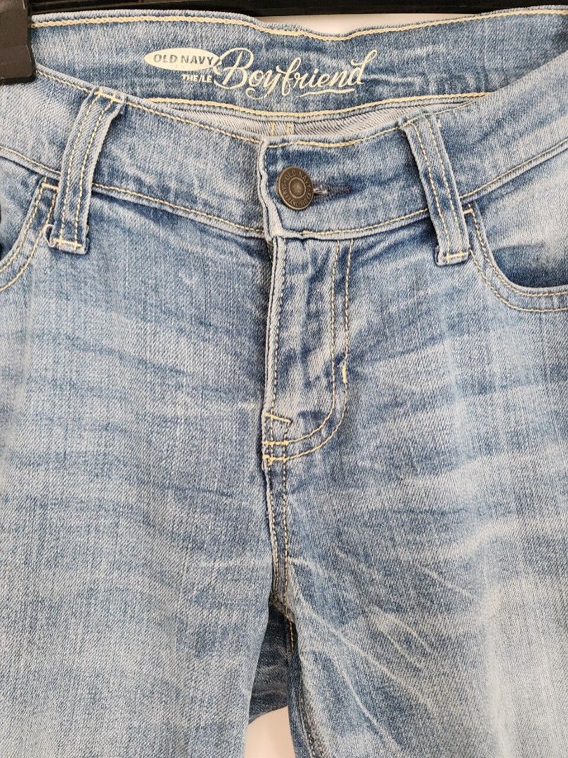 OLD NAVY Ripped Boyfriend Jeans (Category: Jeans) located in Paranaque City. Submitted by hannahsrm (Listing ID 1217434631, Image 3). Description: Authentic Old Navy jeans bought in America years ago! ◇ Boyfriend cut denim jeans ◇ Distressed and ripped design ◇ Light blue faded wash ◇ With minor stain (see last photo) but barely noticeable when worn Fits low waist.