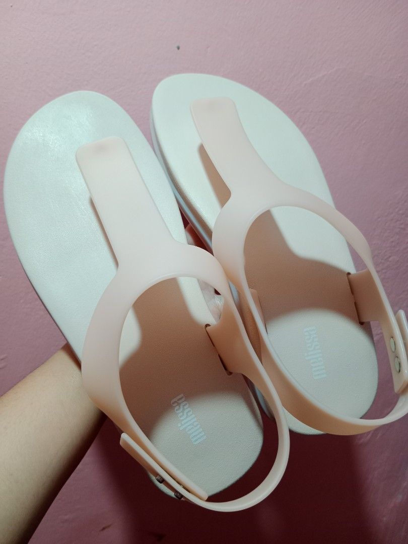 Original Melissa Hera Sandals in Pink (Category: Flats & Sandals) located in Mandaluyong City. Submitted by TRES_MARIAS_SHOP (Listing ID 1217444807, Image 2). Description: 📍Original Melissa Hera Sandals in Pink 📍Comes with Box and dust bag 📍Brandnew.