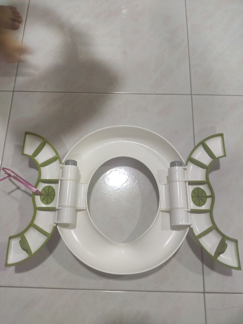 Oxo tot portable 2 in 1 go potty, Babies & Kids, Bathing & Changing