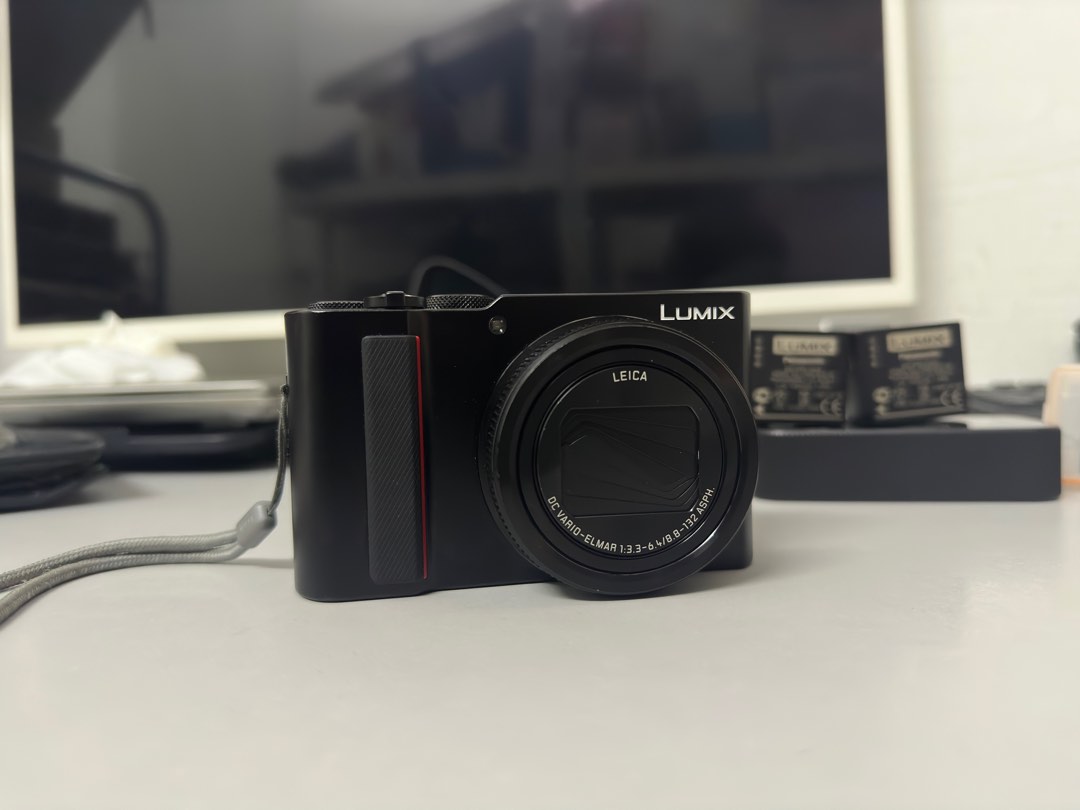 Panasonic lumix dc tz202, Photography, Cameras on Carousell