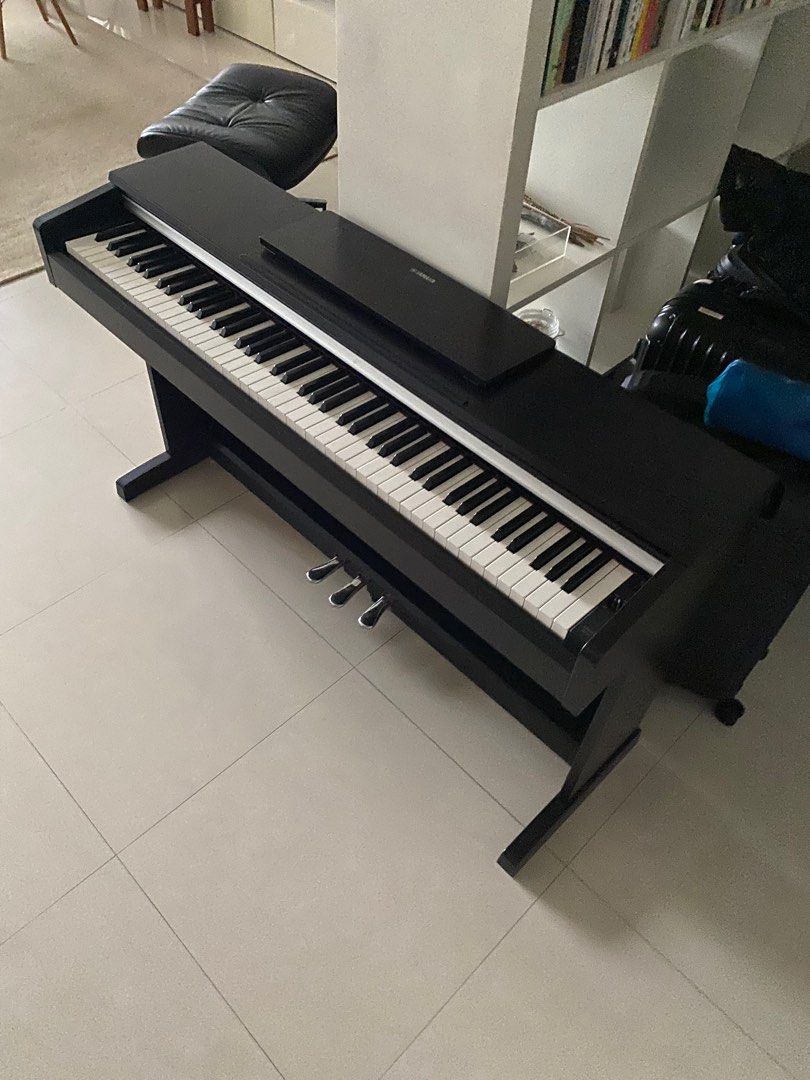 Piano Yamaha Arius YDP142, Hobbies & Toys, Music & Media, Musical