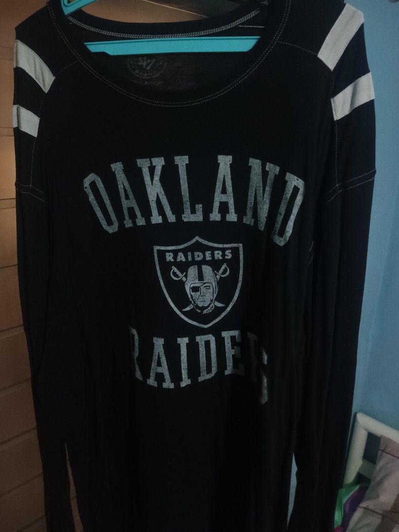 Raider Sleeve (Category: Tshirts & Polo Shirts ) located in Mabalacat. Submitted by samutsamut (Listing ID 1217440502, Image 1). Description: oakland raiders long sleeve xxL size on tag 47 brand slightly faded.