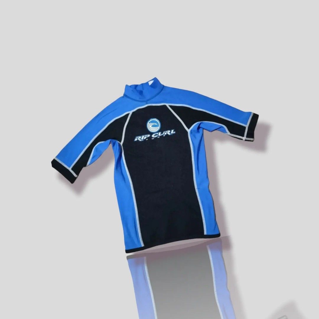 Rip Curl (Category: Activewear) located in Muntinlupa City. Submitted by walang_tawad_shop (Listing ID 1217428620, Image 1). Description: Original Ripcurl Diving Top ◾Like new ◾ Compression: neoprene ◾Design for diving ◾XS on tag ◾Blue : black ◾3/4 sleeve ◾300.