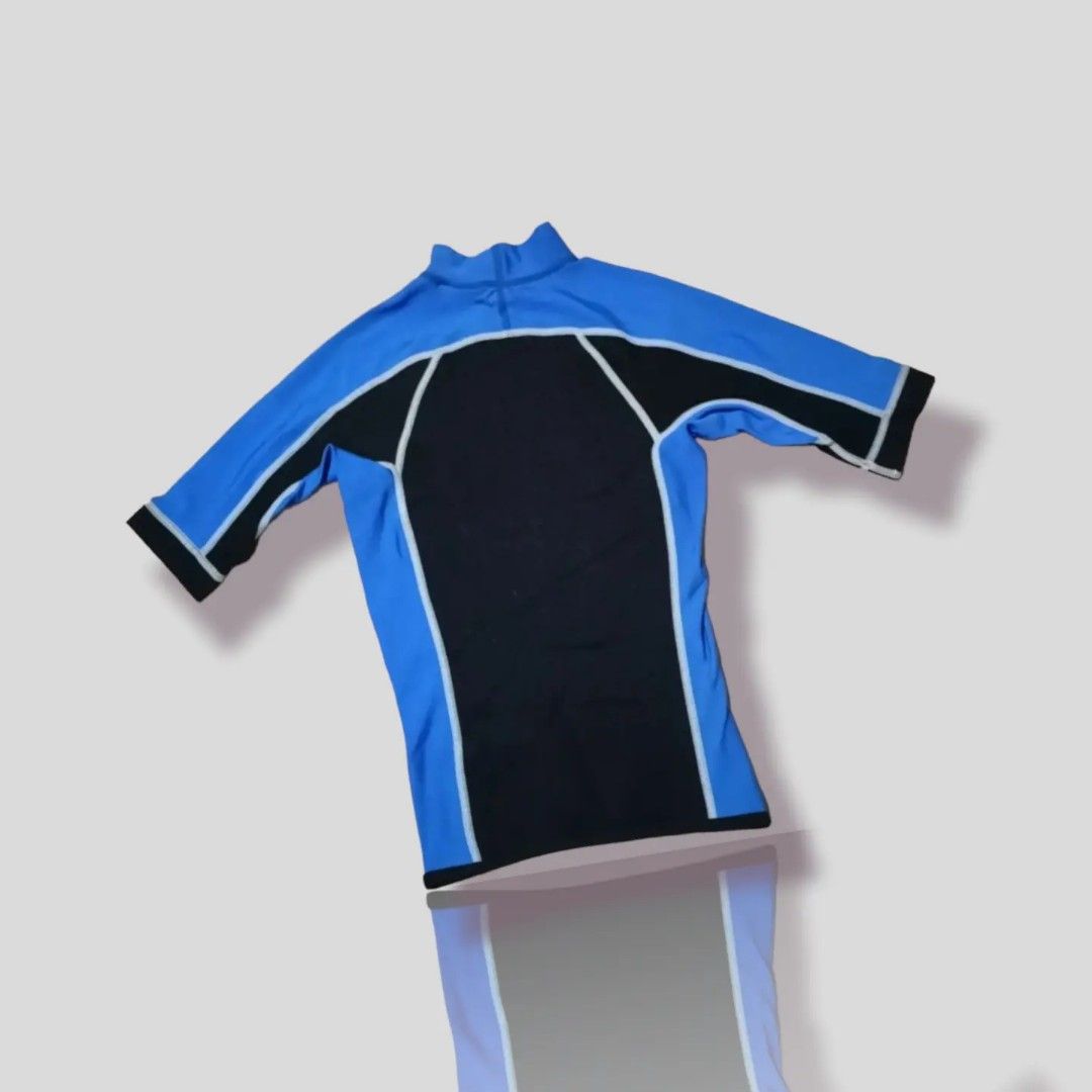 Rip Curl (Category: Activewear) located in Muntinlupa City. Submitted by walang_tawad_shop (Listing ID 1217428620, Image 2). Description: Original Ripcurl Diving Top ◾Like new ◾ Compression: neoprene ◾Design for diving ◾XS on tag ◾Blue : black ◾3/4 sleeve ◾300.