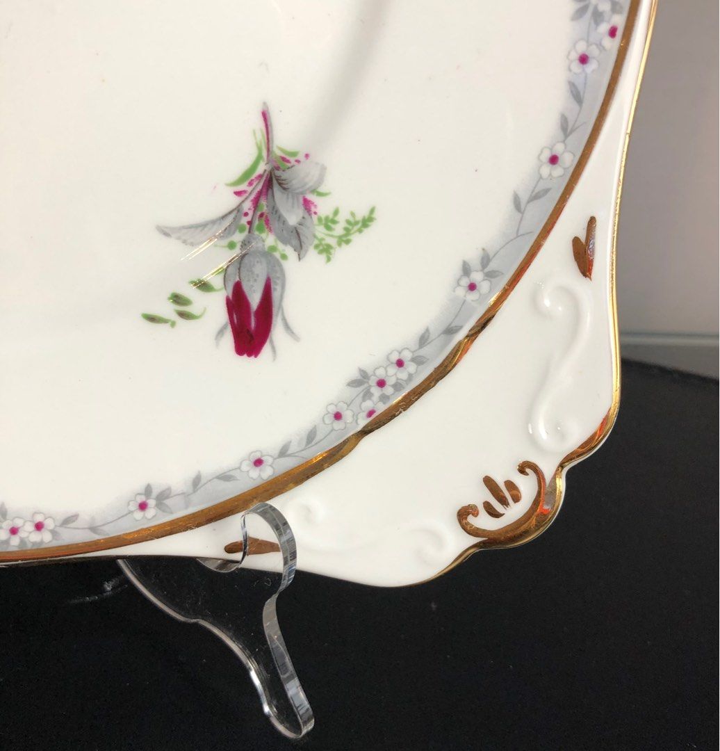 Royal Stafford Roses to Remember cake plate, Hobbies Toys