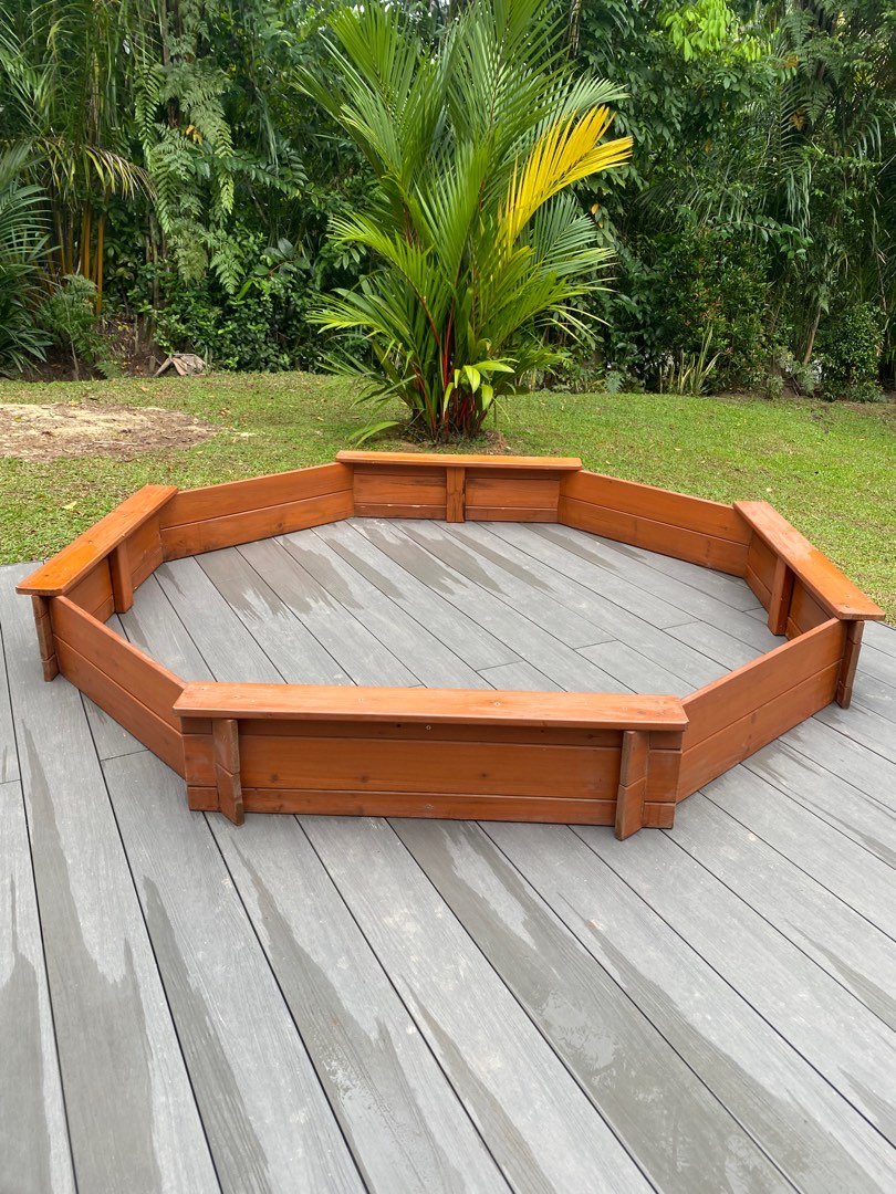 Sandbox + 30 bags of sand, Babies & Kids, Infant Playtime on Carousell