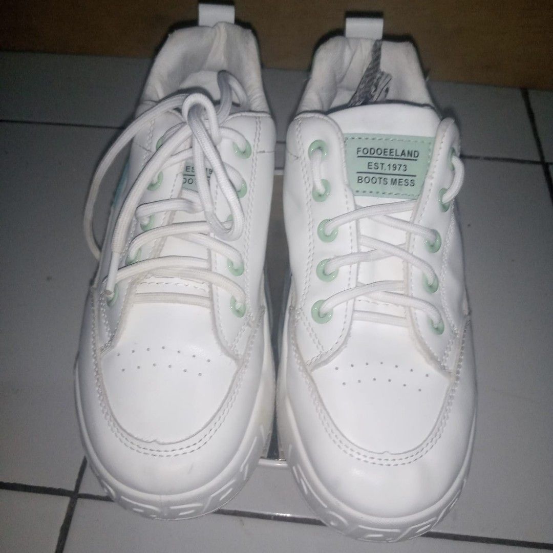 Sneakers putih wanita branded clearance