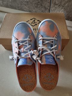 Sperry slip on shoes