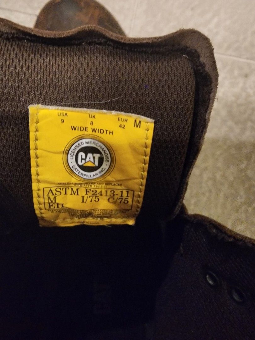 Steel toes CAT boots (wide width), Men's Fashion, Footwear, Casual