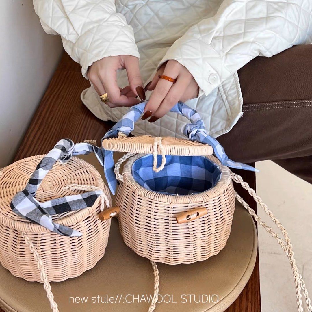 Taobao Picnic Basket Bag, Women's Fashion, Bags & Wallets, Beach Bags