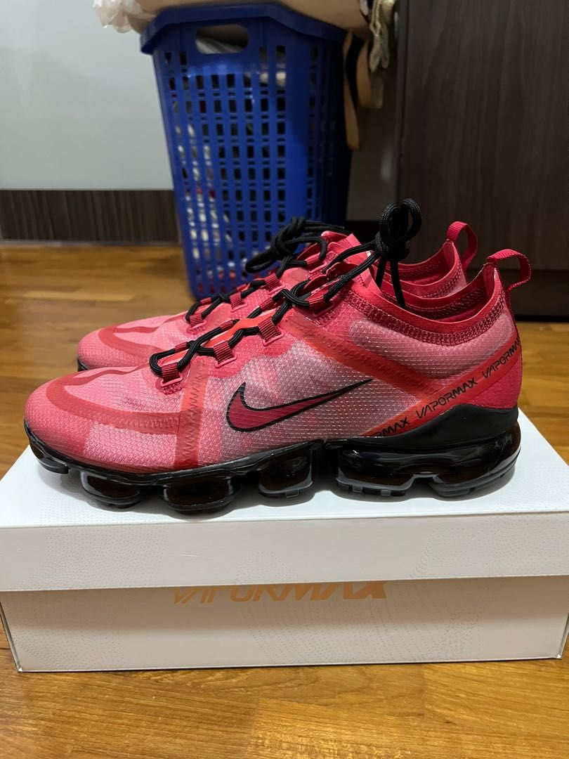 Nike vapormax hotsell varsity red